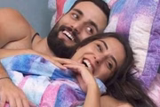 Deniziane e Matteus no edredom