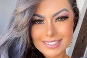 Paulinha Abelha, foi uma cantora brasileira de forró que integrou a banda Calcinha Preta