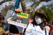 Protesto durante a leitura da carta em defesa da democracia na UnB
