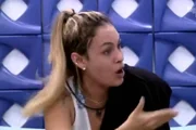 Ela pediu para o público se cuidar em seu Raio-X
