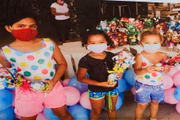 Ester Isabely, de 10 anos, Ana Julia, Bruna Raquel, ambas de 6, são netas de Shirley