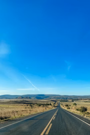 Paisagem da estrada rumo à Chapada dos Veadeiros
