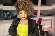 Ao longo da brilhante carreira, Elza Soares lançou 34 discos e, nos anos mais recentes, aproximou-se de sons contemporâneos, como o hip-hop e a música eletrônica