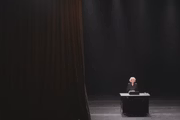 A atriz fez uma leitura dramática de textos da filósofa francesa Simone de Beauvoir (1908-1986)