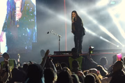 Simone interagiu com o público durante noite solitária