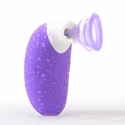 Se você ainda não tem muita familiaridade com os <i>sex toys</i>, pode experimentar o vibrador clitoriano de sucção da Paloqueth. Sem necessidade de toque direto, o produto penetra ondas sônicas e pulsações no clitóris com sete ritmos diferentes. Ele também pode ser usado para estimular os mamilos. Valor: R$ 122,64