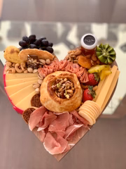 Combo: tábua love board + Brie en croûte 125 g