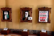 Quadros e estrutura da FMUSP foram alvos de protestos dos alunos