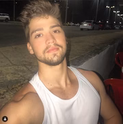 Lino fez vários Stories mostrando que não sabia que a história ia vazar
