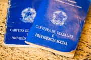 Há dois concursos com inscrições abertas no DF