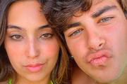 Após seis meses de idas e vindas, o casal terminou o namoro por conta da distância. Na época, Ricardinho, como é conhecido, tinha se mudado para os Estados Unidos