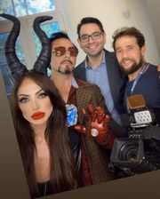 Ela faz diversos eventos como cosplay de Malévola, uma das personagens mais icônicas de Jolie