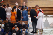 Integrantes da realeza juntos na Catedral de São Paulo 