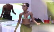 Thelma o chamou de "macho escroto"