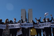 Deputados de diversos partidos protestam contra desfile de blindados e voto impresso