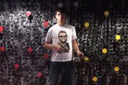 Jair Renan usou camiseta com a foto do pai e o "óculos do mito" 
