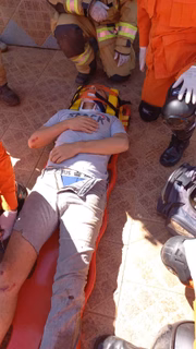 Motoboy foi atendido pelo Corpo de Bombeiros e levado para hospital
