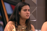 A jovem não gostou da proximidade entre Alan e Carol