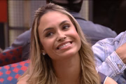 Sarah disse que gostava de Bolsonaro, mas, fora do jogo, afirmou ter sido incompreendida