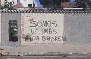 Famílias perderam casas após afundamento de áreas