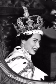 Já casada com Filipe Mountbatten, príncipe na Grécia e Dinamarca, ficou ao lado dele por 73 anos, até a morte do marido, em 2021