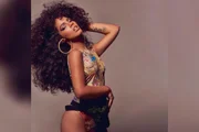 Nas redes sociais, a artista divide com seguidores composições que falam sobre empoderamento feminino, superação e relacionamentos. Os singles de Maria contam com milhões de visualizações