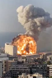 Imagens feitas por celulares mostram o momento da explosão
