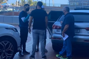 Eles levaram a esposa e amigos para depor