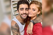 Cíntia também é só elogios ao marido. Nas redes sociais, não esconde a admiração pelo surfista