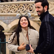 Matteus Amaral pede Isabelle Nogueira em casamento na Disney de Paris