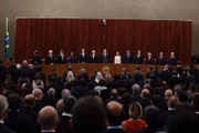 A cerimônia de troca de comando do TSE foi concorrida: sai Gilmar Mendes, entra Luiz Fux