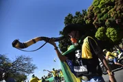 Ato em defesa de Bolsonaro reúne manifestantes na Esplanada
