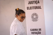 6 de outubro – Ocorre o primeiro turno das eleições municipais