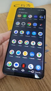 O aparelho conta com sistema Android 13 modificado