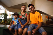 Roseane Soares Sobrinho veio de Aracaju há dois meses e tenta uma vaga para o filho, de 11 anos