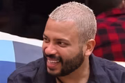 Ele está ansioso para cantar na final do programa