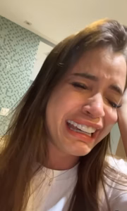 Influenciadora já fez diversos vídeos em que aparece chorando e falando sobre a saudade que sente do marreco