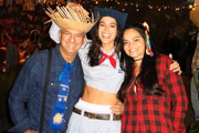 Bruna Marquezine vai às lágrimas após depoimentos dos pais: "Orgulho"