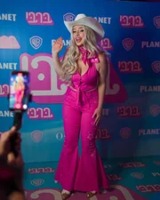 Ela é conhecida pelos cosplays