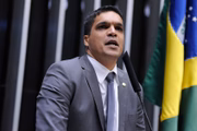 Cabo Daciolo (Brasil 35) - Filiou-se ao partido Brasil 35 em outubro de 2021 e foi oficializado como pré-candidato para as eleições. No fim de dezembro, desistiu e declarou voto em Ciro Gomes