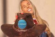 Adriane Galisteu comanda A Fazenda 15