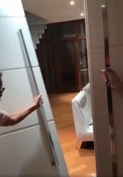A porta da mansão de Luísa Sonza saiu dos trilhos