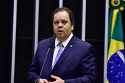 Azi é aliado de Elmar Nascimento, que também foi barrado por Rui Costa para o governo