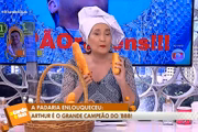 Sonia Abrão "vira" padeira para celebrar vitória de Arthur Aguiar no BBB22