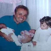 Em homenagem, João, o filho mais velho de Gugu, declarou ter muita saudade do pai