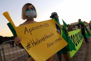 Grupo foi até o STF protestar contra a Corte