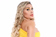 Ela é garota-propaganda do Miss Bumbum