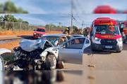 Homem e mulher foram levados para o hospital apresentando fraturas 