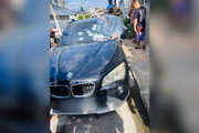 Ele estava em sua BMW blindada