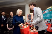A majestade britânica doou brinquedos 